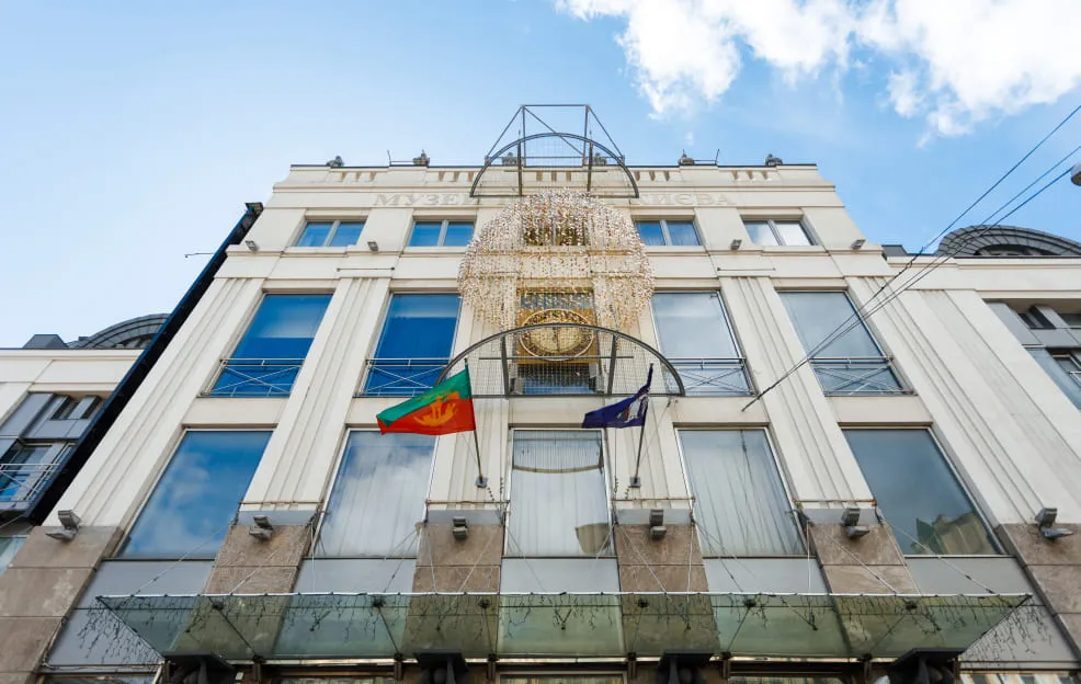 "ORIGAMI for UKRAINE": Andriy Matyukha Foundation Supports Launch of Charity Art Installation in Kyiv